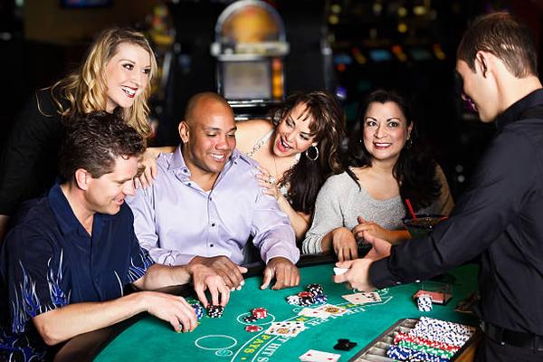 How to Explore casino trực tuyến Platforms and Their Main Features
